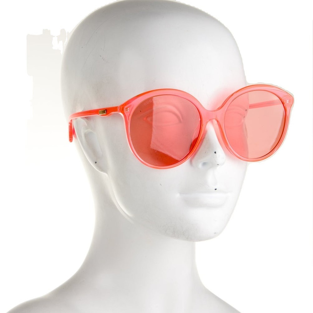 Gucci
Oversize Mirrored Sunglasses